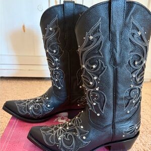 Brand new Rock’Em Black Western Cowgirl boots